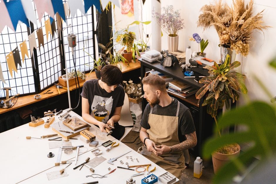 Een bijbaan of side hustle starten naast je werk