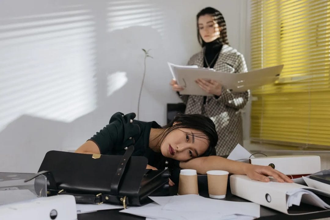 Collega's op vakantie, jij aan het werk: zo overleef je de zomerse waarnemingsdruk